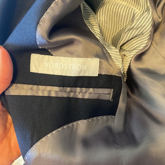 Nordstrom boys’ Navy Blazer - Picture 2 of 4